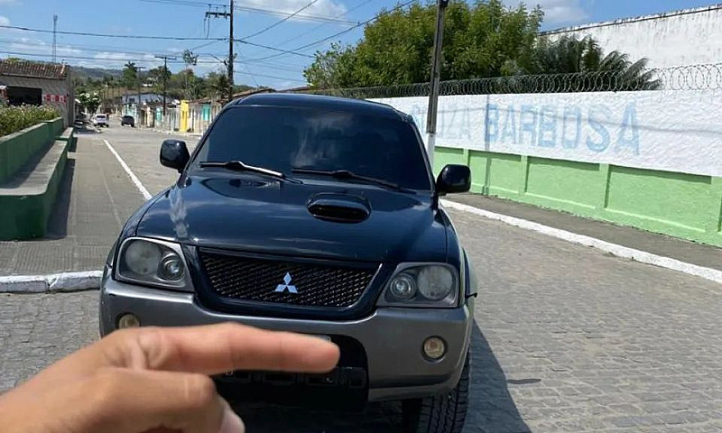 Mitsubishi L200 Outd...