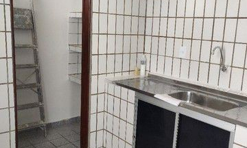 # Casa Com Parreira ...