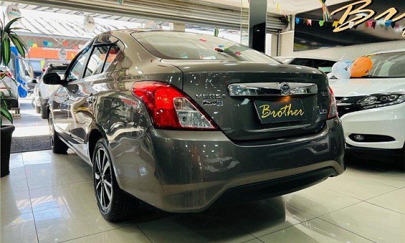 Versa 2018 Cvt ...