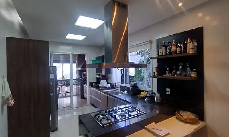 Casa De Condomínio P...
