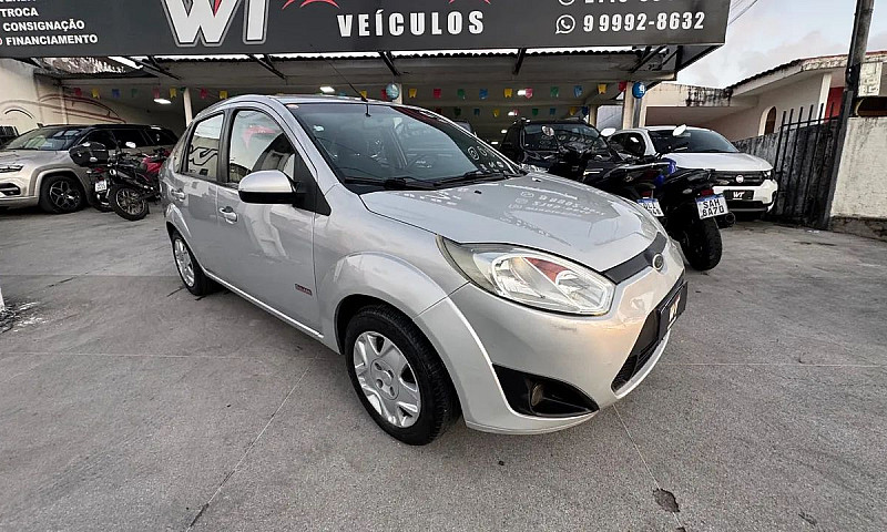 Vendo Fiesta Sedan 1...