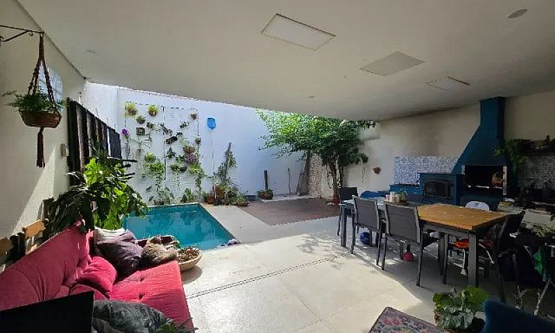 Casa Em Condomínio T...