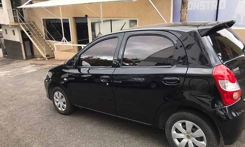 Etios Hatch X 1.3 Ún...