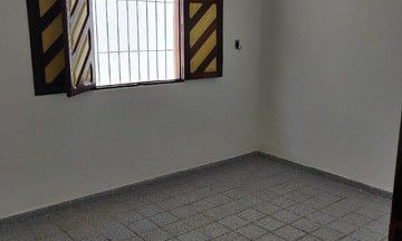 # Casa Com Parreira ...