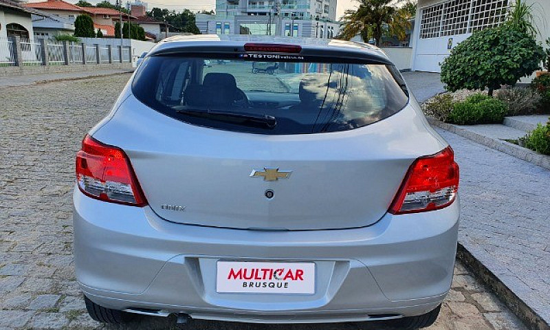 Chevrolet Onix Joy 1...