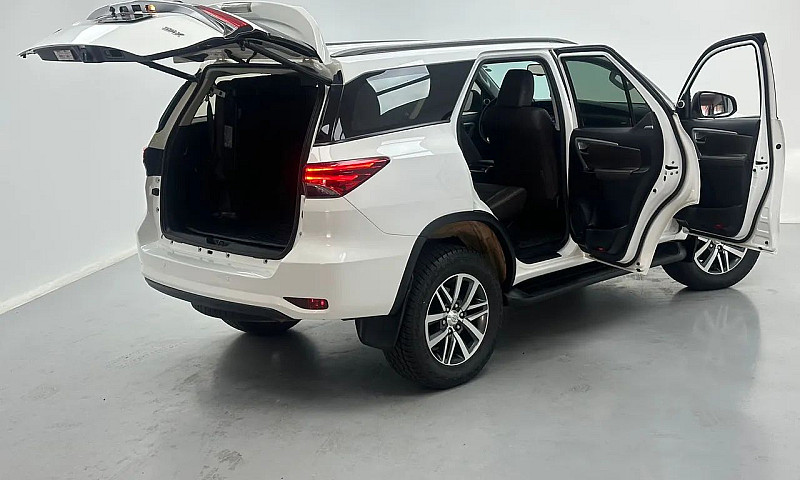Hilux Sw4 Srv 4X2 2....