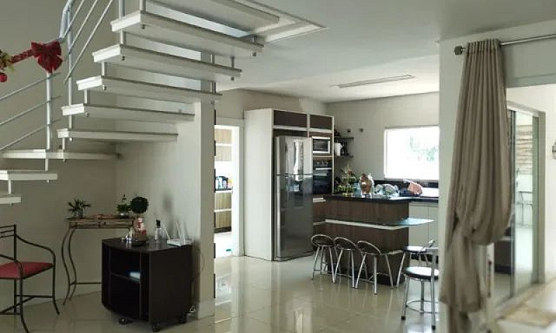 Casa De Luxo Com Pis...