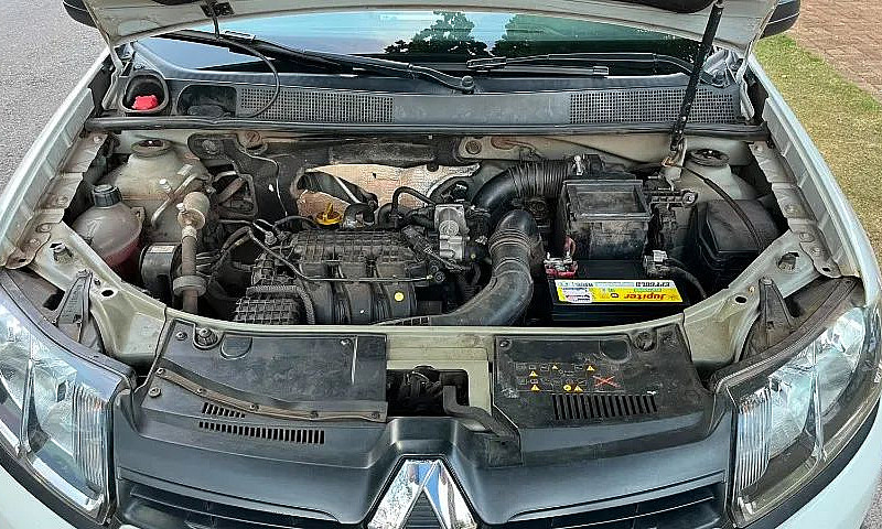 Renault Logan Authen...