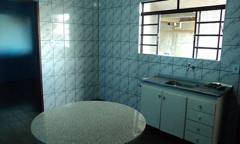 Casa 2 Cômodos E Boa...