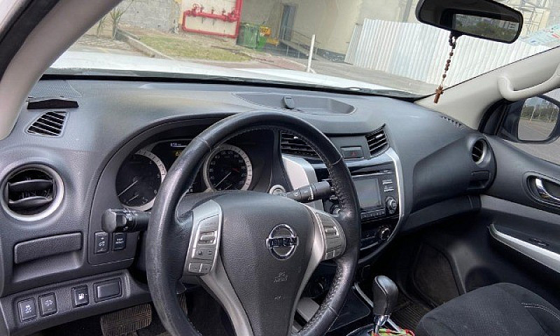 Nissan Frontier Se 2...