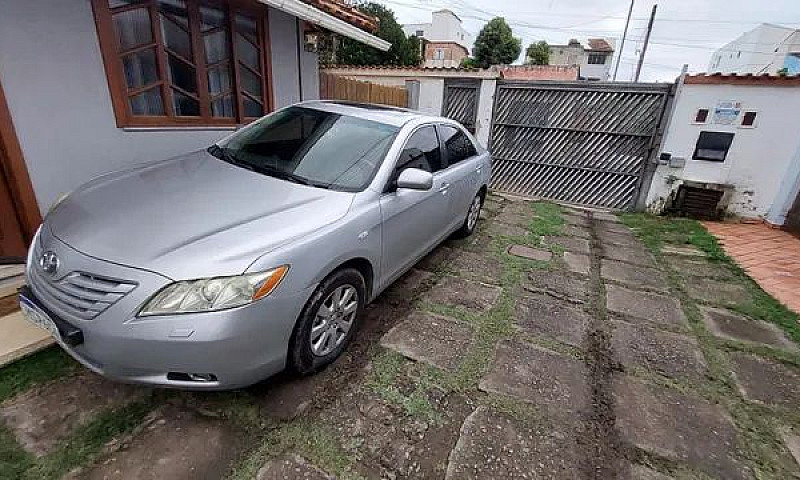 Toyota Camry-Xle-35-...