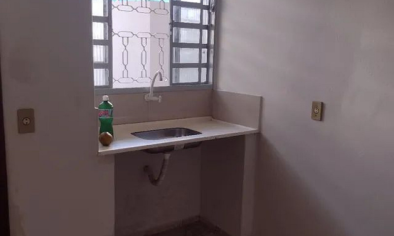 Aluga-Se Uma Casa De...