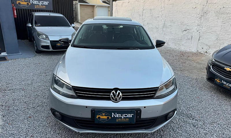 Volkswagen Jetta Com...