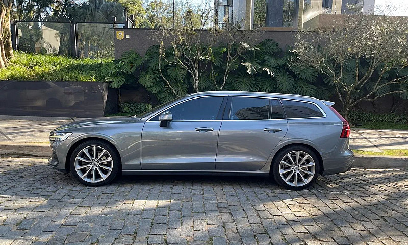 Volvo V60 T-5 Moment...