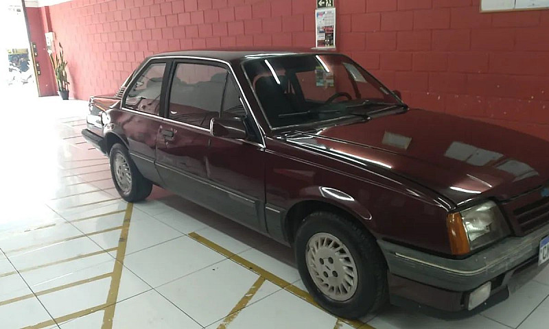 Chevrolet Monza Clas...