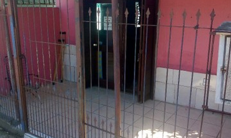 Aluga-Se Uma Casa Em...