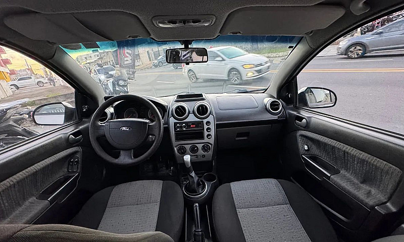 Vendo Fiesta Sedan 1...