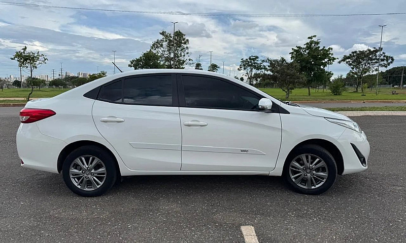 Toyota Yaris Xl Plus...