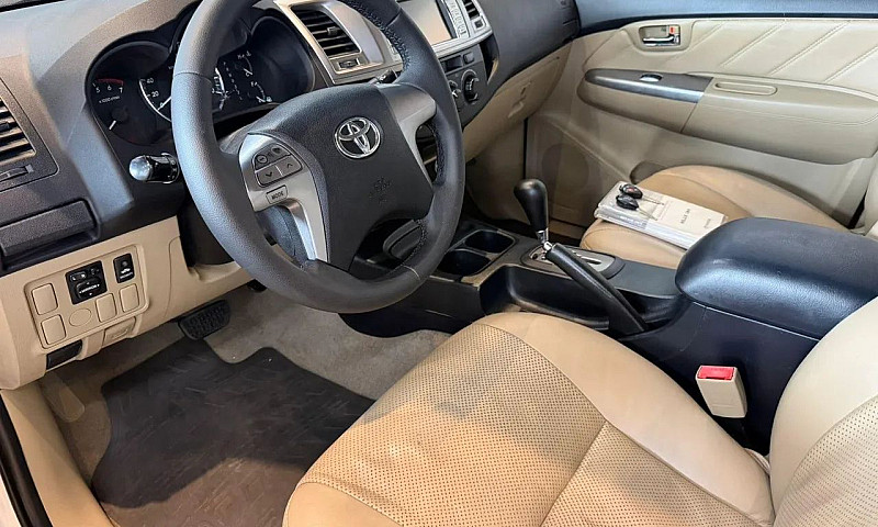 Toyota Hilux Sw4 2.7...