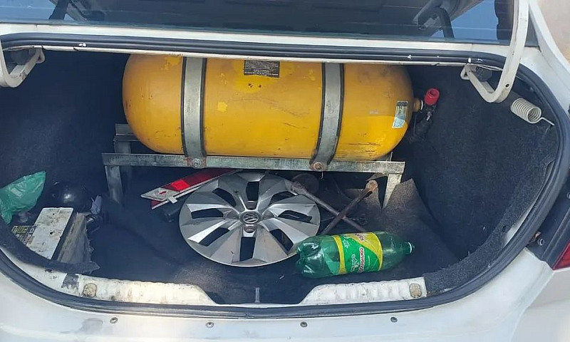 Volkswagen Voyage 1....