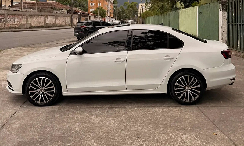 Volkswagen Jetta Com...