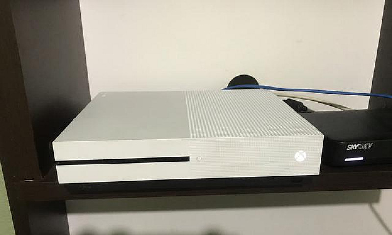 Xbox One S 1Tb...