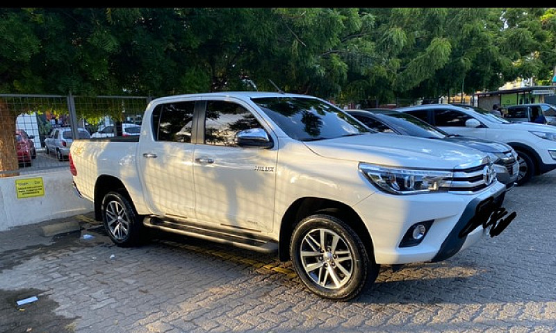 Hilux Srx 2017/17  3...