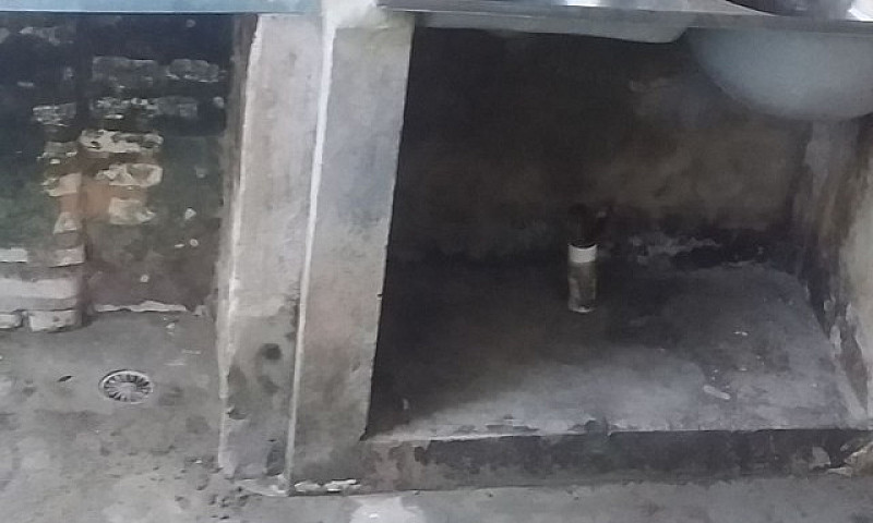 Vendo Uma Casa No Ba...