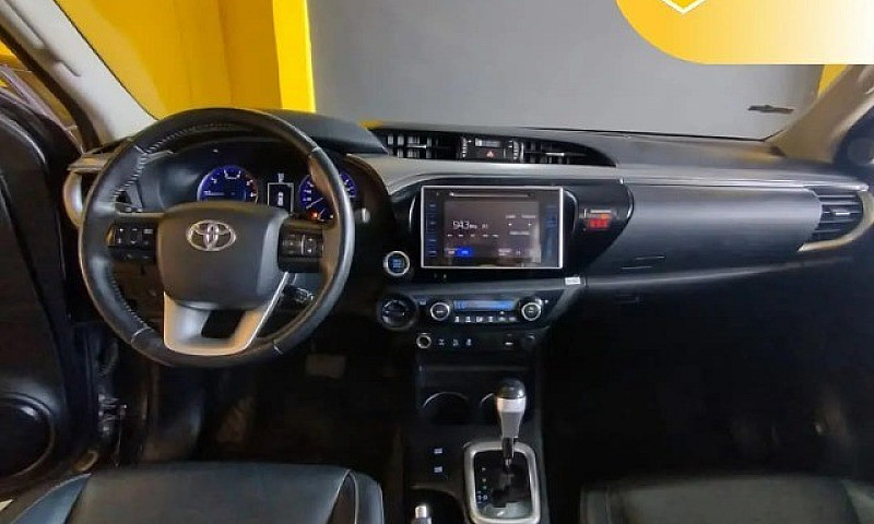 Toyota Hilux Srv 4X4...