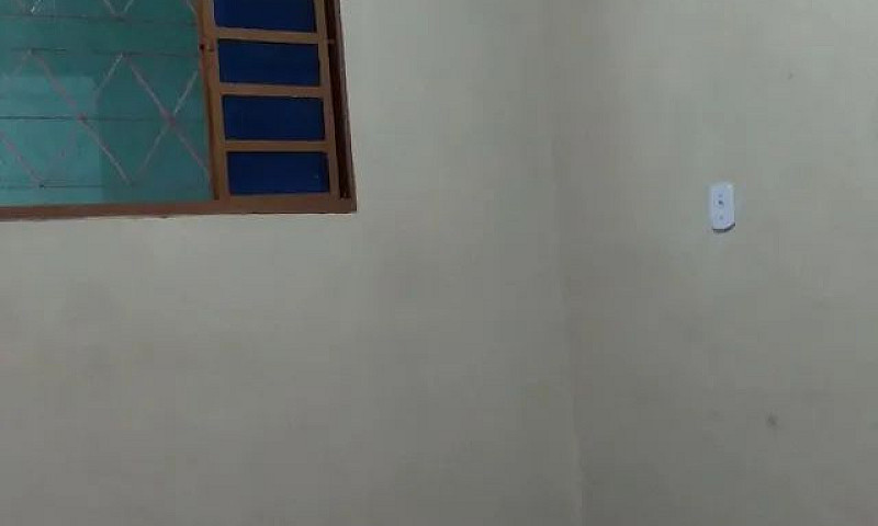 Alugo Um Apartamento...