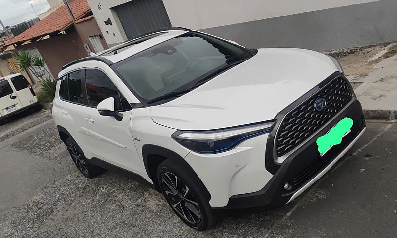 Toyota Corolla Cross...