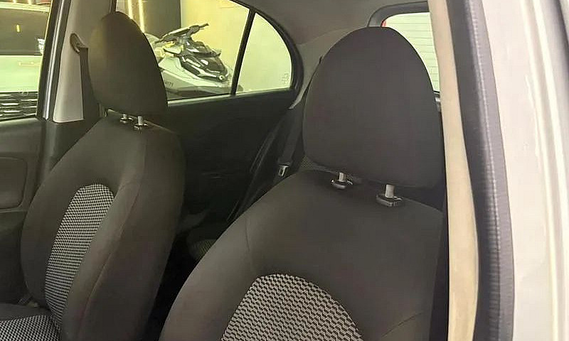 Nissan March 1.0 12V...