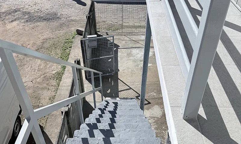 Alugo Casa Com 2 Qua...