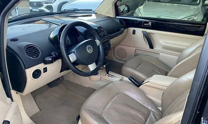 Volkswagen New Beetl...