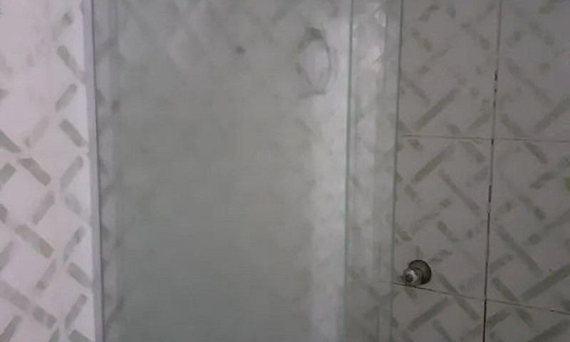 Aluga-Se Casa...