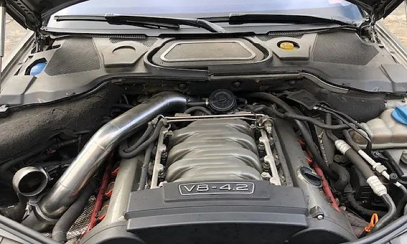 Audi A8 4.2 Quattro ...