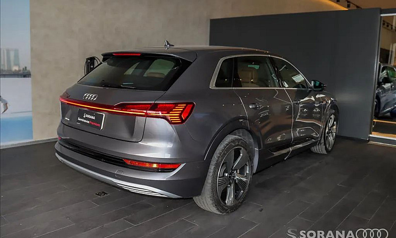Audi E-Tron 2022...