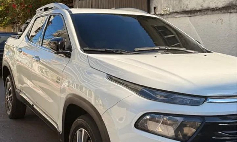 Fiat Toro Volcano 2....