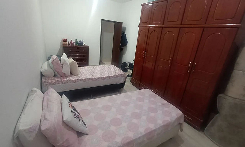 Vende-Se Casa Em Ven...