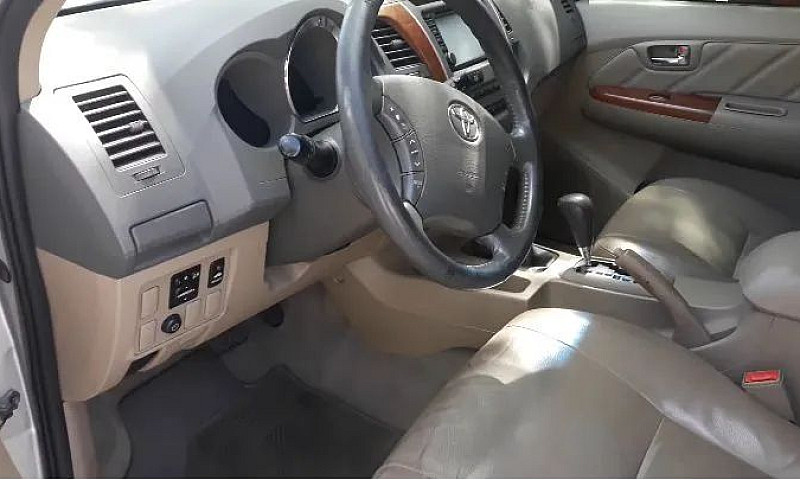 Toyota Hilux Sw4 Srv...