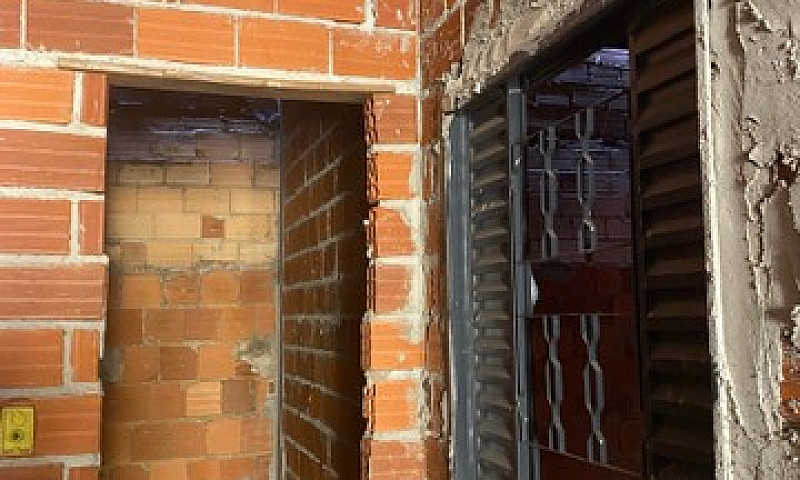 Vendo Casa No Bairro...