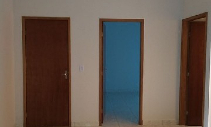 Casa Com 2 Dormitóri...