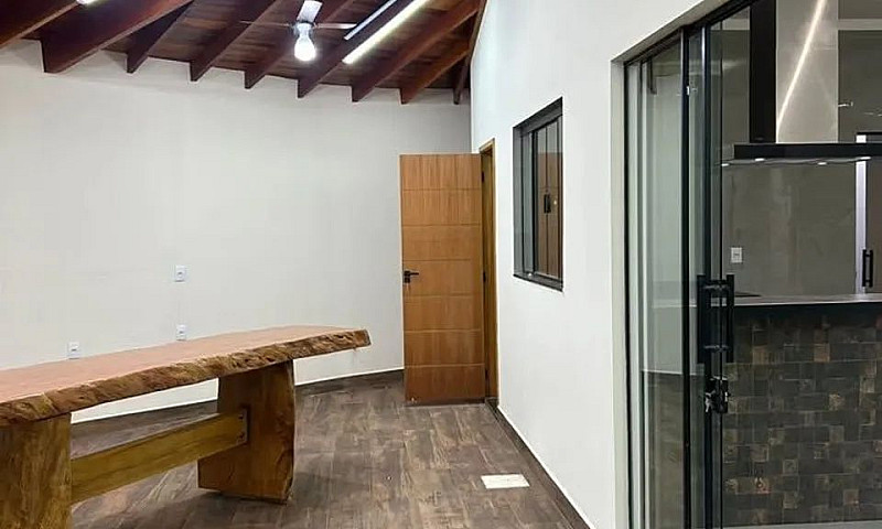Ótima Casa A Venda N...