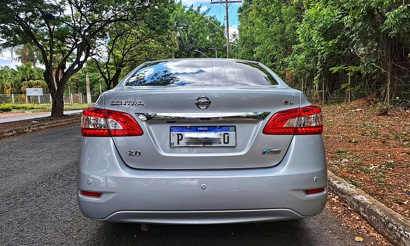 Nissan Sentra Sl 2.0...