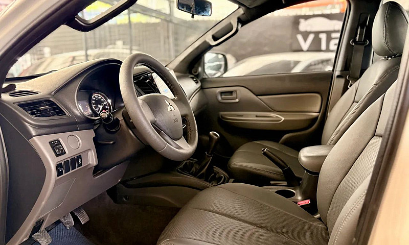 Mitsubishi L200 Trit...