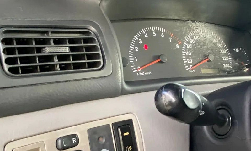 Toyota Corolla Xli 1...