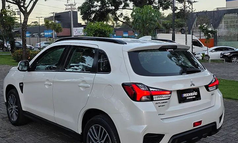 Mitsubishi Outlander...