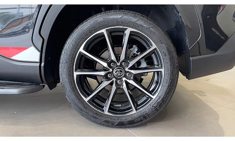 Toyota Corolla Cross...