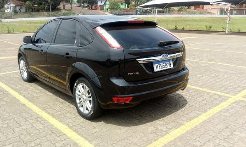 Ford Focus:...