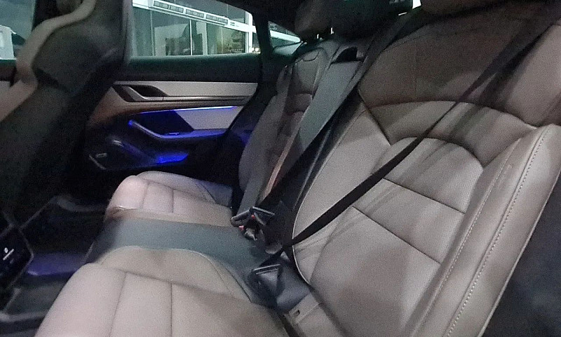 Porsche Taycan 2023 ...